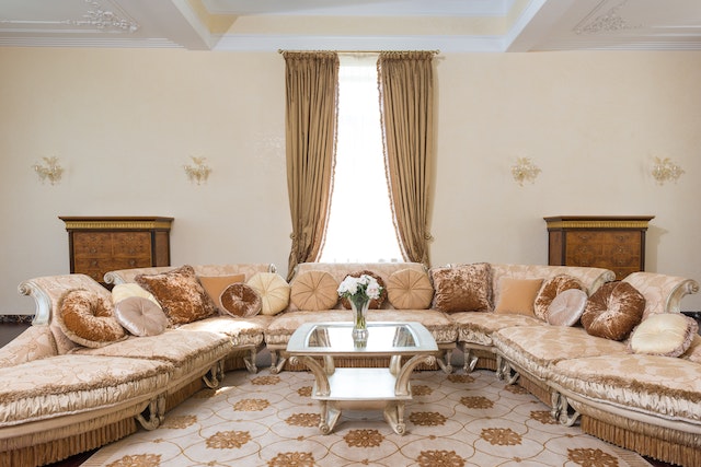 large-soft-cozy-sofa-with-round-shaped-cushions-in-lounge