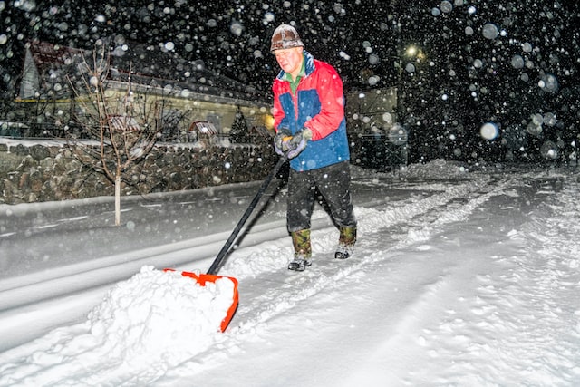 Cleaning roads after snowfall