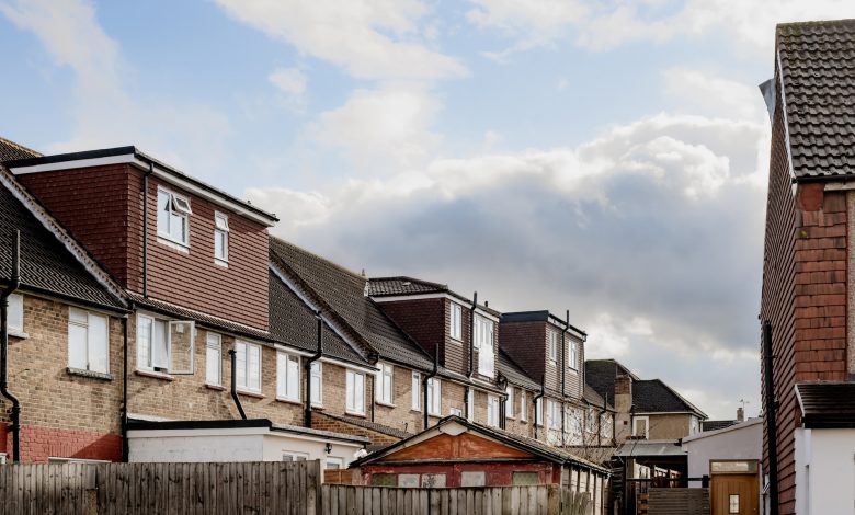 houses with gutters