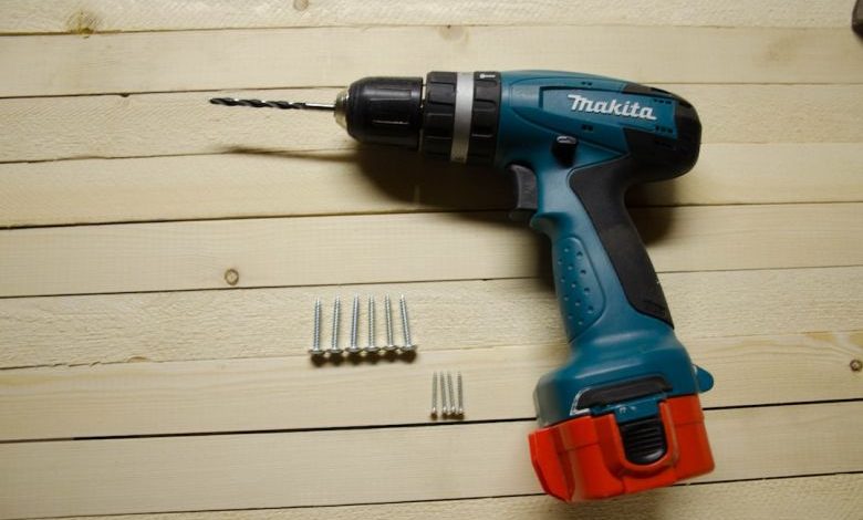 Drills - blue and black Makita drill