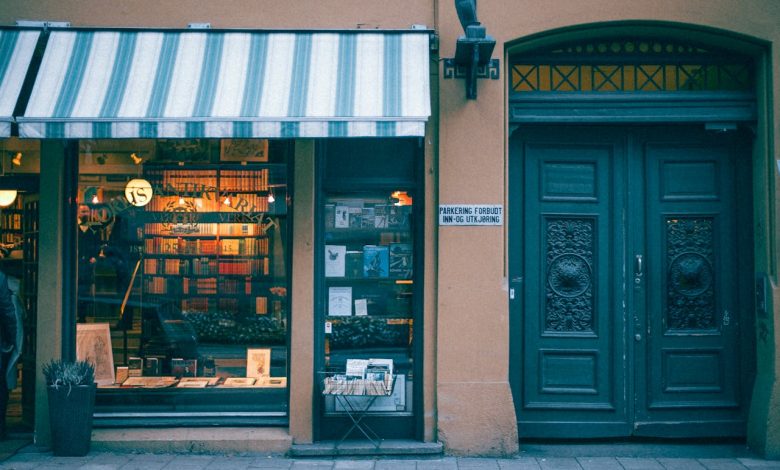 bookstore-building-facade-on-pavement-in-city